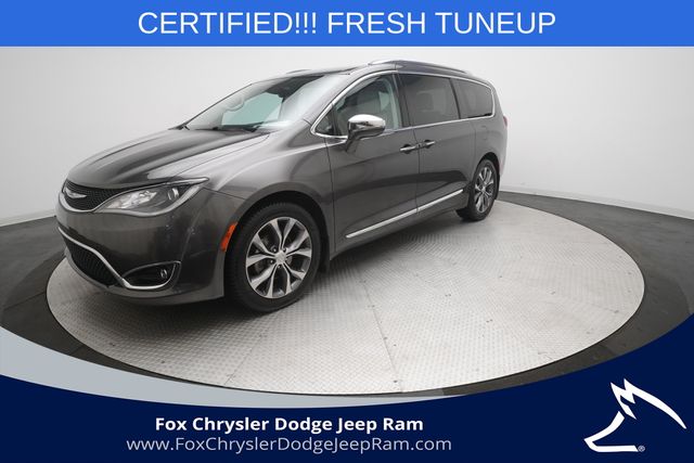 Gray (Granite Crystal Metallic Clearcoat) 2017 Chrysler Pacifica Minivan Front-Wheel Drive 9-Speed Automatic