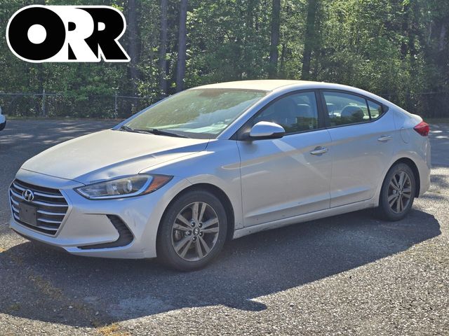 Silver 2017 Hyundai Elantra SE FWD Sedan Front-Wheel Drive 6-Speed Automatic