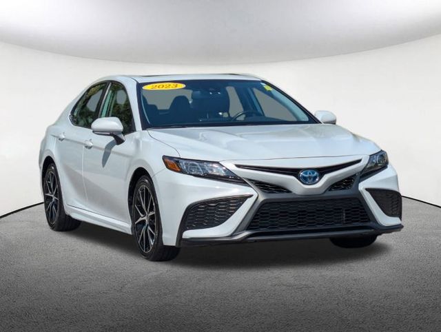 2023 Toyota Camry Hybrid SE 2