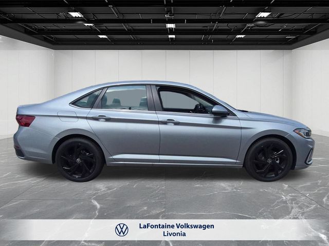 2026 Volkswagen Jetta SE - Photo 6