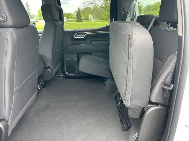 2025 Chevrolet Silverado 1500 LT photo