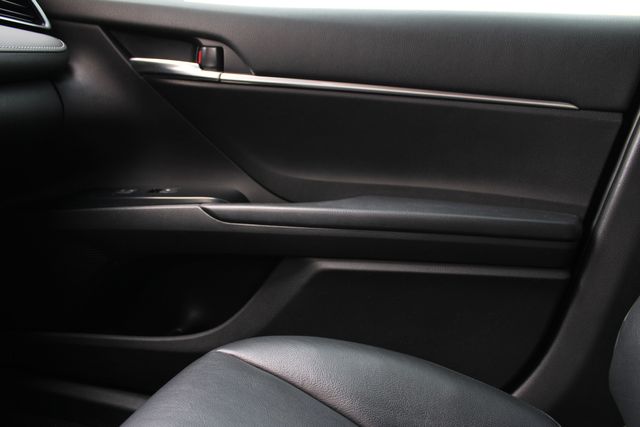 Used 2019 White Toyota SE image 20