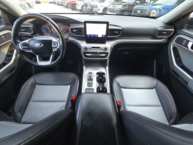 2023 Ford Explorer XLT:B02479