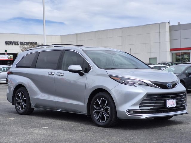 2025 Toyota Sienna Platinum 7-Passenger AWD
