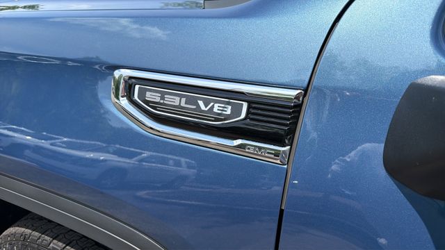 Used 2024 Blue GMC SLT image 36