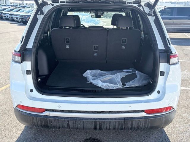 new 2026 Jeep Grand Cherokee car, priced at $43,279