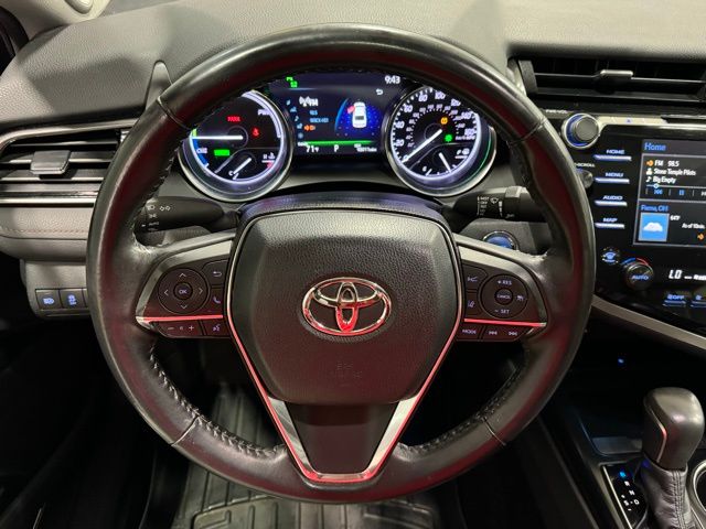 2019 Toyota Camry Hybrid XLE 14