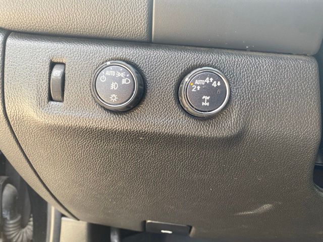 2020 Chevrolet Colorado LT - Black exterior view 14