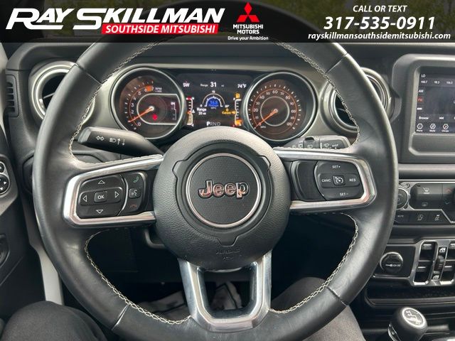 Used 2019 White Jeep Unlimited Sahara image 17