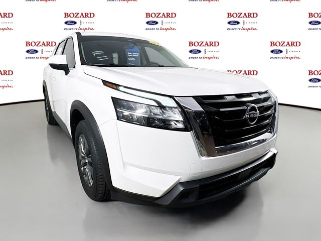 2022 Glacier White Nissan Pathfinder S FWD SUV