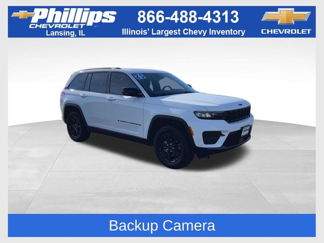 Bright White Clearcoat 2025 Jeep Grand Cherokee SUV / Crossover Four-Wheel Drive 8-Speed Automatic