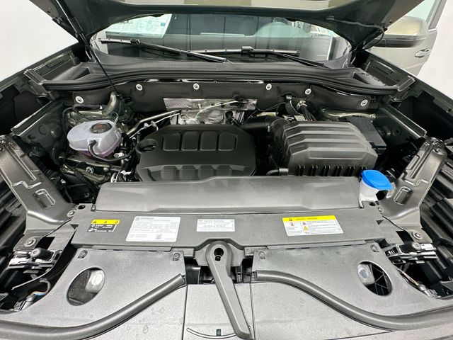 2026 Volkswagen Atlas 2.0T SE w/Technology Green at Subaru and VW of Moon Township