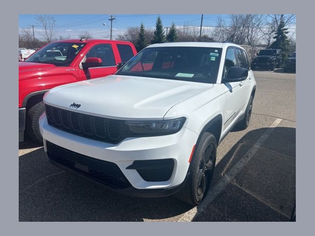 Bright White Clearcoat 2024 Jeep Grand Cherokee Altitude X 4WD SUV / Crossover Four-Wheel Drive 8-Speed Automatic