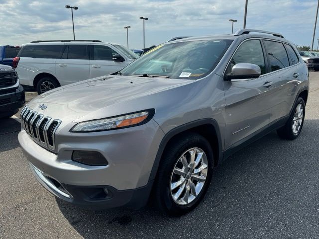 Used 2016 Silver Jeep Limited image 3