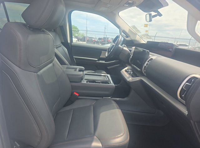 2025 Oxford White Ford Expedition Max Active 4X4 SUV