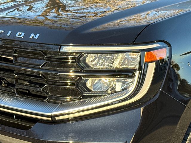 New 2026 Black Ford Platinum image 4