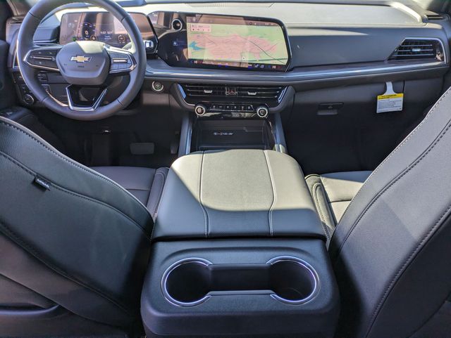 2025 Chevrolet Suburban Premier photo