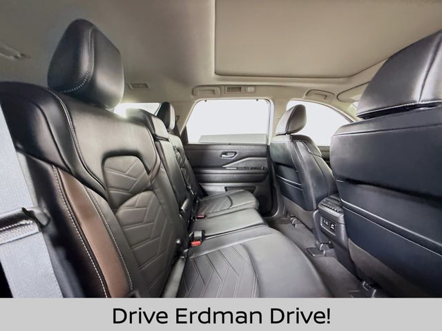 Used 2023 Nissan Pathfinder SUV