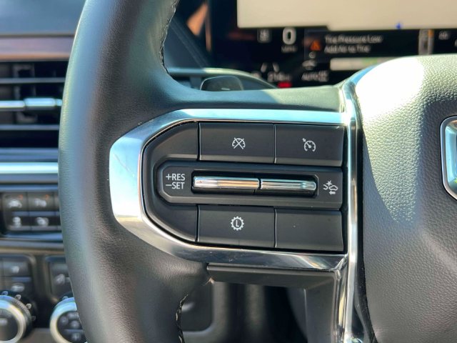 Used 2025 GMC Yukon XL SUV