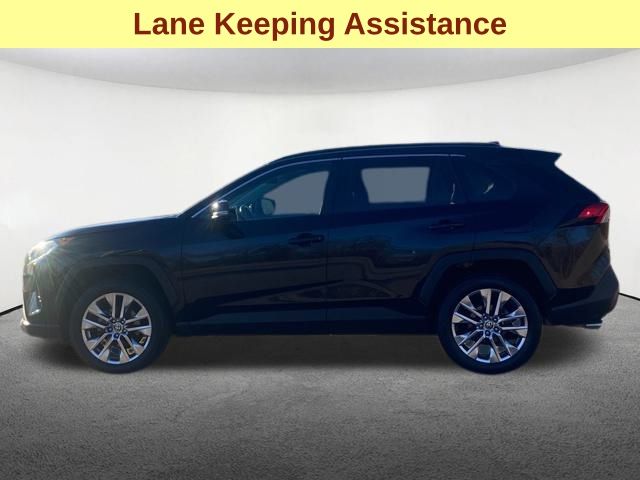 2021 Toyota RAV4 XLE Premium 6