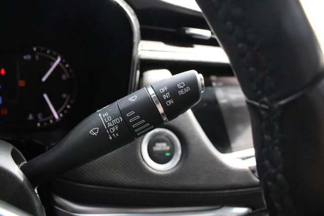 Used 2018 Silver Cadillac Luxury image 15