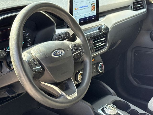 Used 2022 White Ford SE image 18