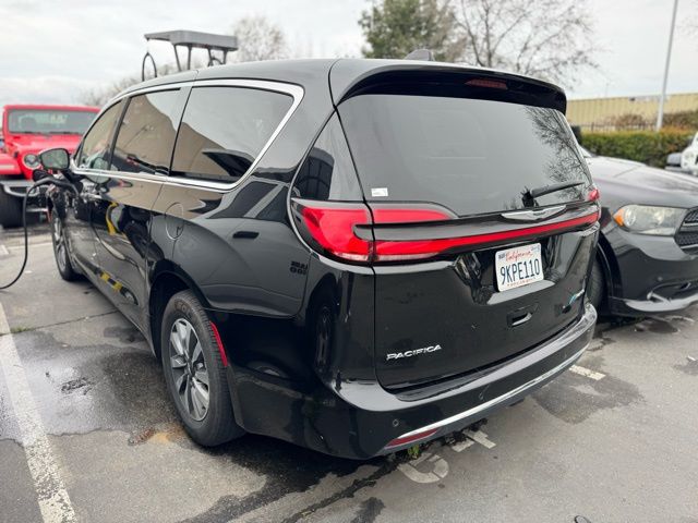 used 2024 Chrysler Pacifica Hybrid car, priced at $27,021