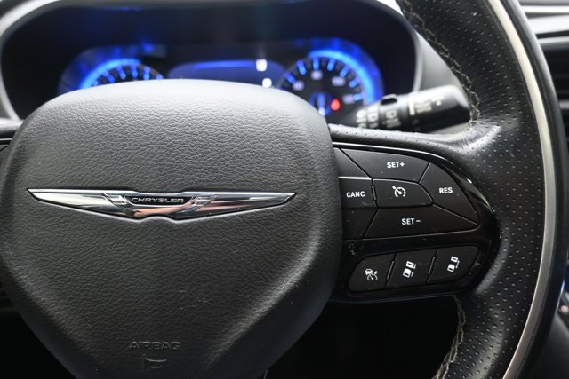 Used 2018 White Chrysler Limited image 28