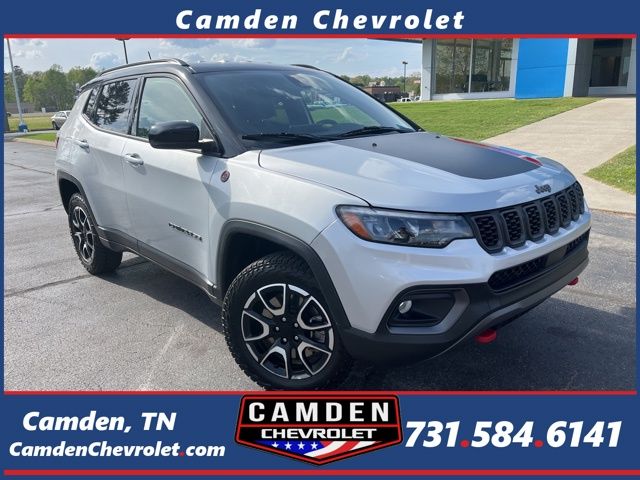 Silver Zynith Metallic Clearcoat 2024 Jeep Compass Trailhawk 4WD SUV / Crossover Four-Wheel Drive 8-Speed Automatic