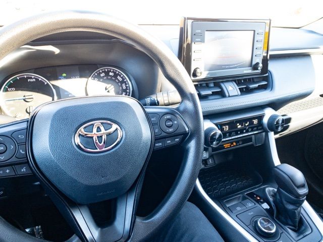 2022 Toyota RAV4 Hybrid XLE 32