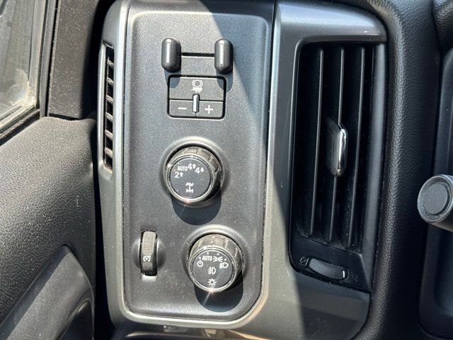 Used 2018 Black Chevrolet LT image 26