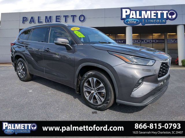 used 2022 Toyota Highlander Hybrid car, priced at $31,488