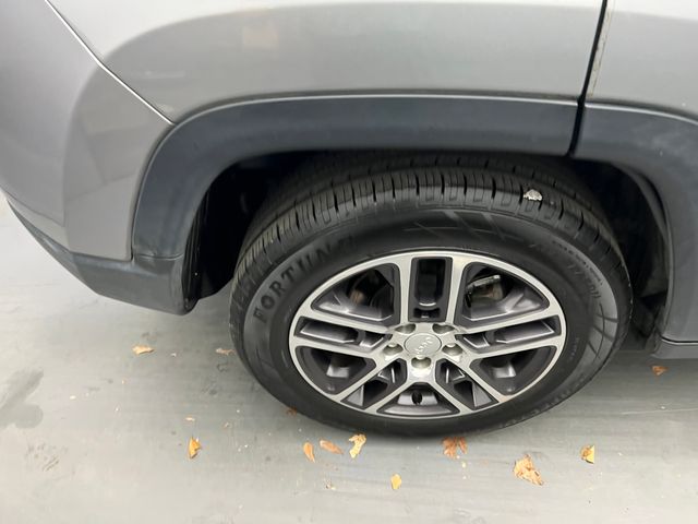 2019 Billet Silver Metallic Clearcoat Jeep Compass Latitude FWD SUV