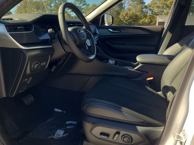 New 2025 White Jeep Altitude X image 6