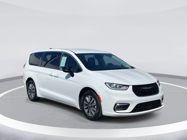  2024 Chrysler Pacifica Hybrid Select FWD   