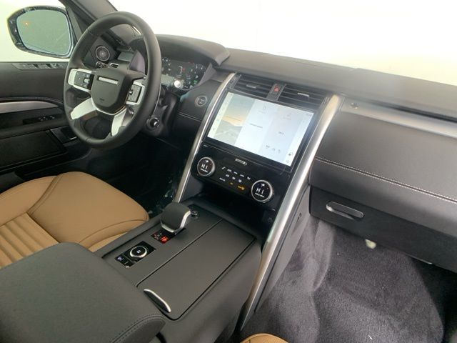 2025 Land Rover Discovery Dynamic SE 36