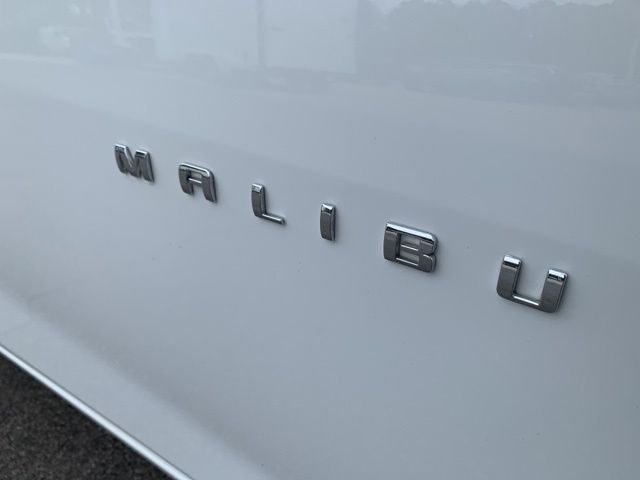 2022 Chevrolet Malibu LS photo