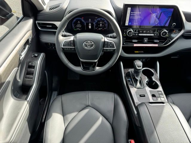 Used 2026 Toyota Highlander Hybrid SUV