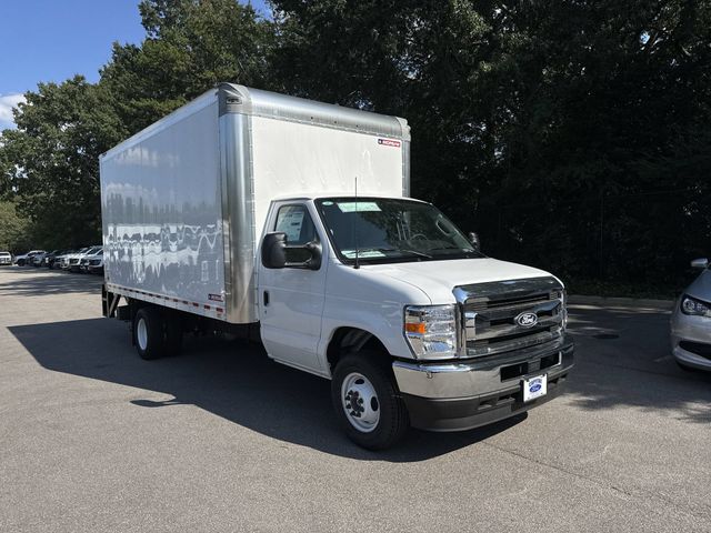 New 2027 White Ford 16FT BOX/LIFTGATE image 2