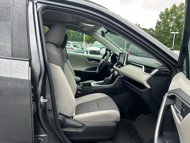 2023 Toyota RAV4 XLE - Photo 19