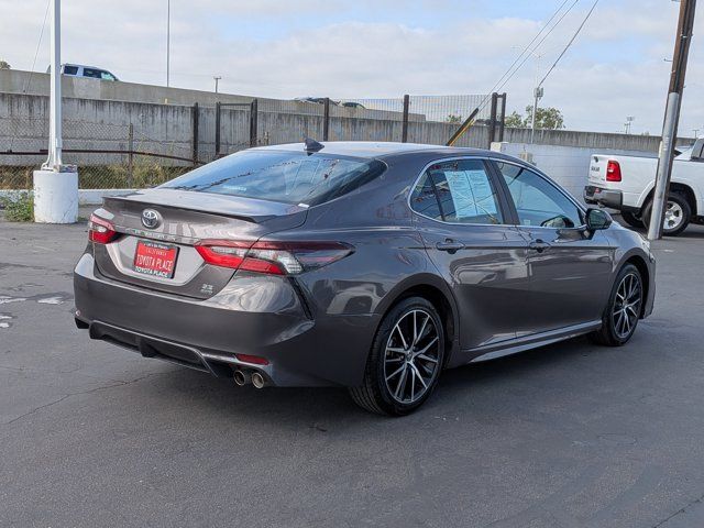 2024 Toyota Camry SE - Photo 8