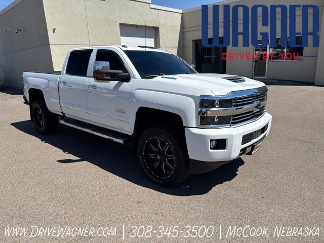 Summit White 2017 Chevrolet Silverado 2500HD Pickup Truck Four-Wheel Drive 6-Speed Automatic