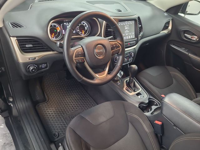 2016 – Jeep – Cherokee