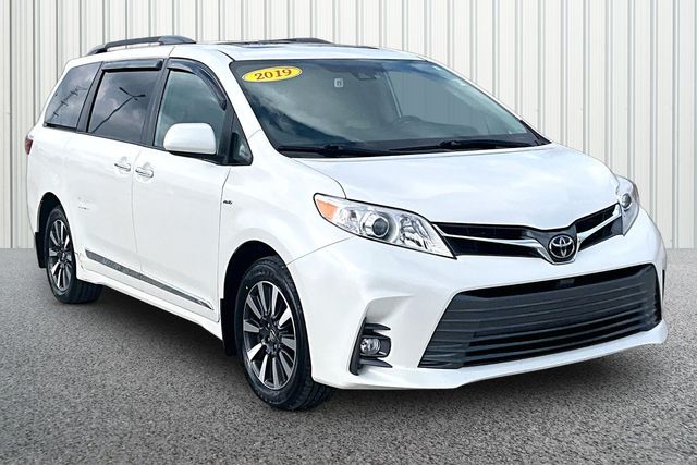 2019 Toyota Sienna XLE 7-Passenger AWD