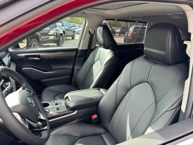 Used 2026 Toyota Highlander Hybrid SUV