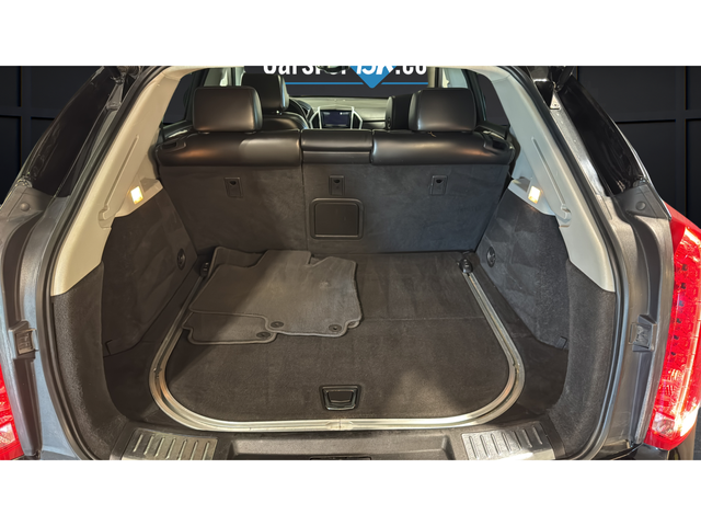 Used 2015  Cadillac Luxury image 27