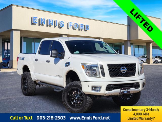 2017 Nissan Titan PRO-4X Crew Cab 4WD