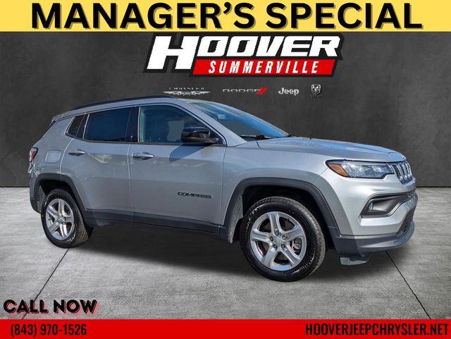 Silver Zynith Metallic Clearcoat 2024 Jeep Compass Latitude 4WD SUV / Crossover Four-Wheel Drive 8-Speed Automatic