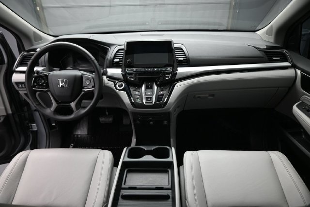 Used 2024 Honda Odyssey Van