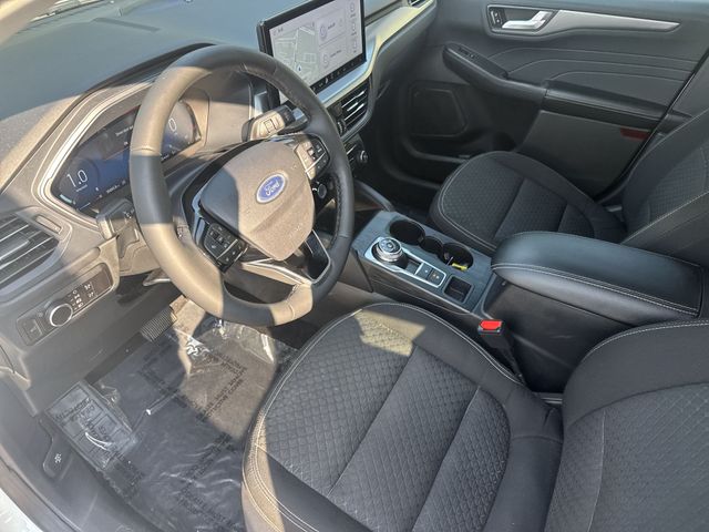Used 2023 White Ford Active image 16